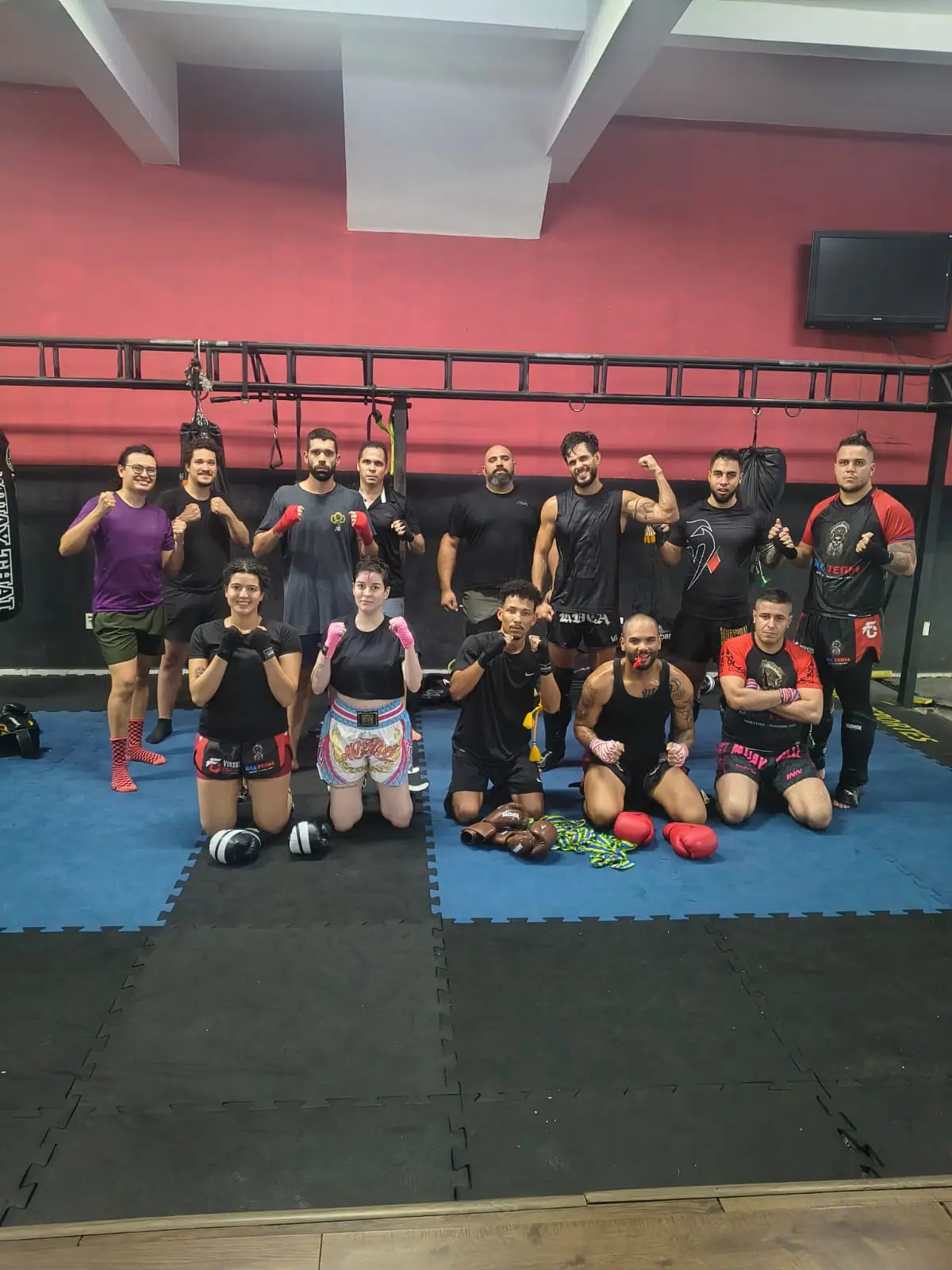 Por onde começar no Muay Thai sem travar na primeira semana