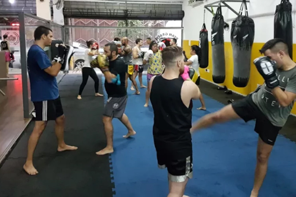 QUAIS SÃO OS BENEFÍCIOS FÍSICOS E MENTAIS DO TREINAMENTO DE MUAYTHAI -  Academia de Muaythai Santa Cecília, Boxe, Jiu Jitsu e Krav Magá